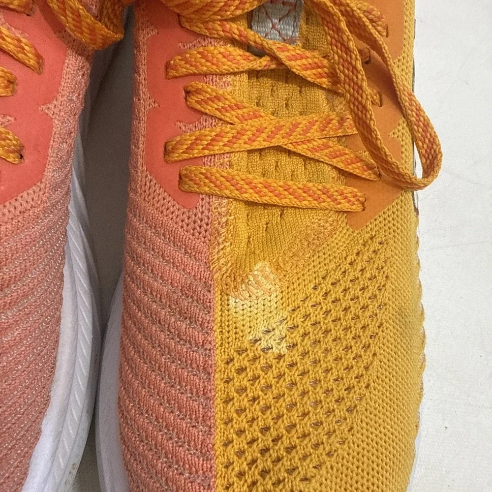 Hoka One One hoka one